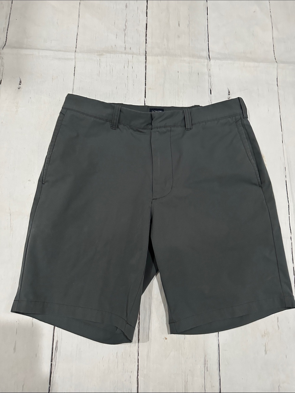 J. Crew Factory Men's Charcoal Flat-Front Shorts 31 inch waist 9 inch inseam